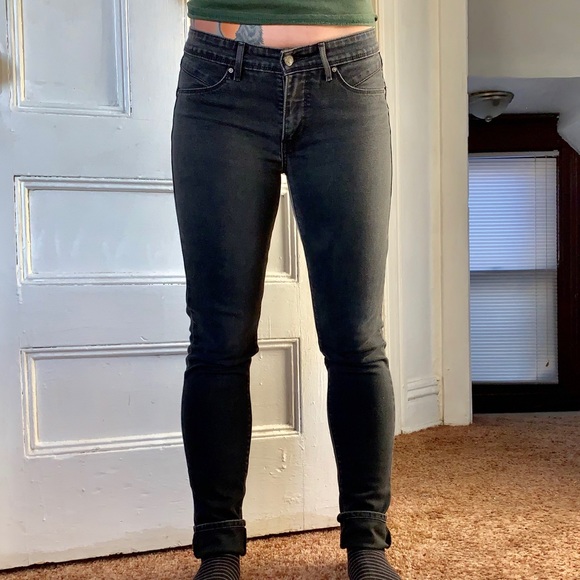 levi's slight curve mid rise skinny